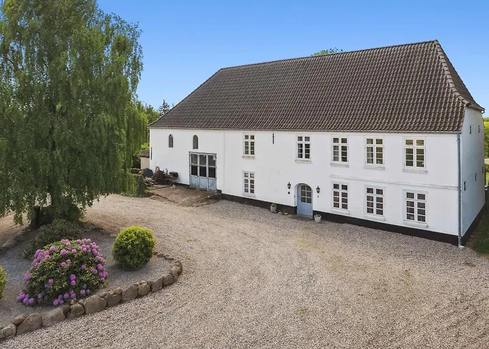 Semesterbostad Large Near