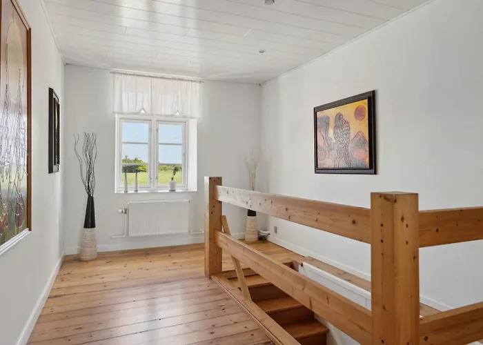 Large Near Semesterbostad Tønder