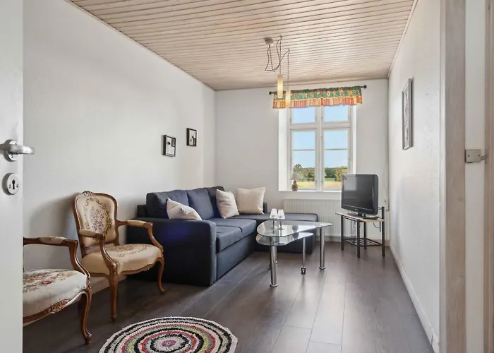 Large Near Semesterbostad Tønder